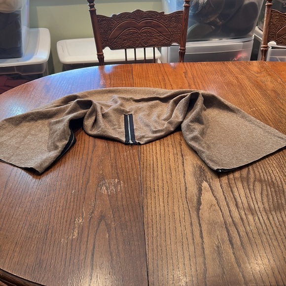 Le Nove Tan Wool Shrug With Black Trim And Zippers Made In Italy O/S - Picture 6 of 7